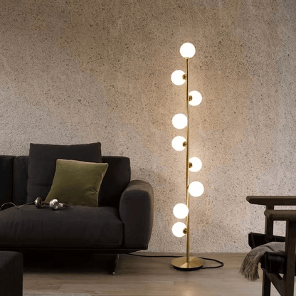 Stojací lampa se skleněným stínidlem