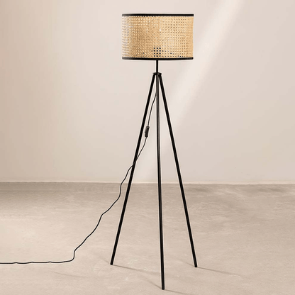Tripod floor lamp