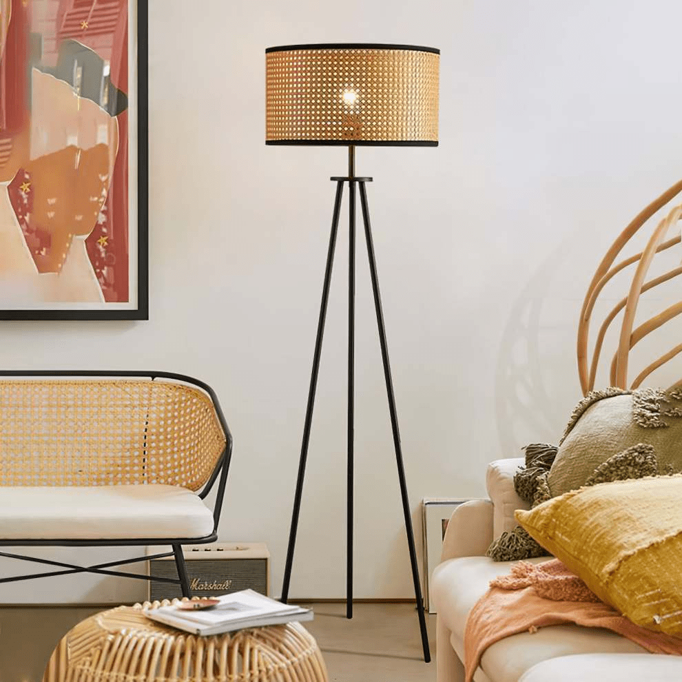 Tripod floor lamp