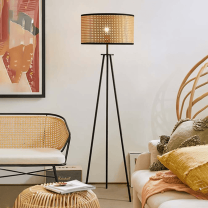 Tripod floor lamp