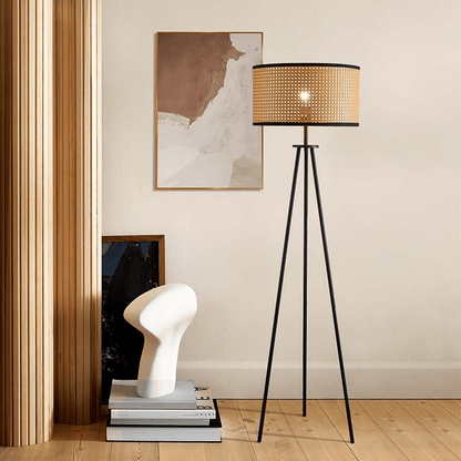 Tripod floor lamp