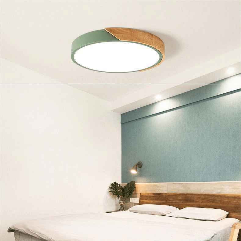 Plafon LED z elementem drewnianym