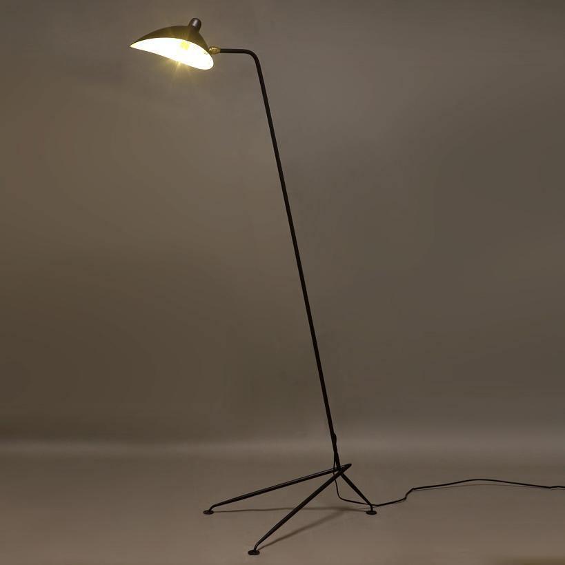 Tříramenná stojací lampa