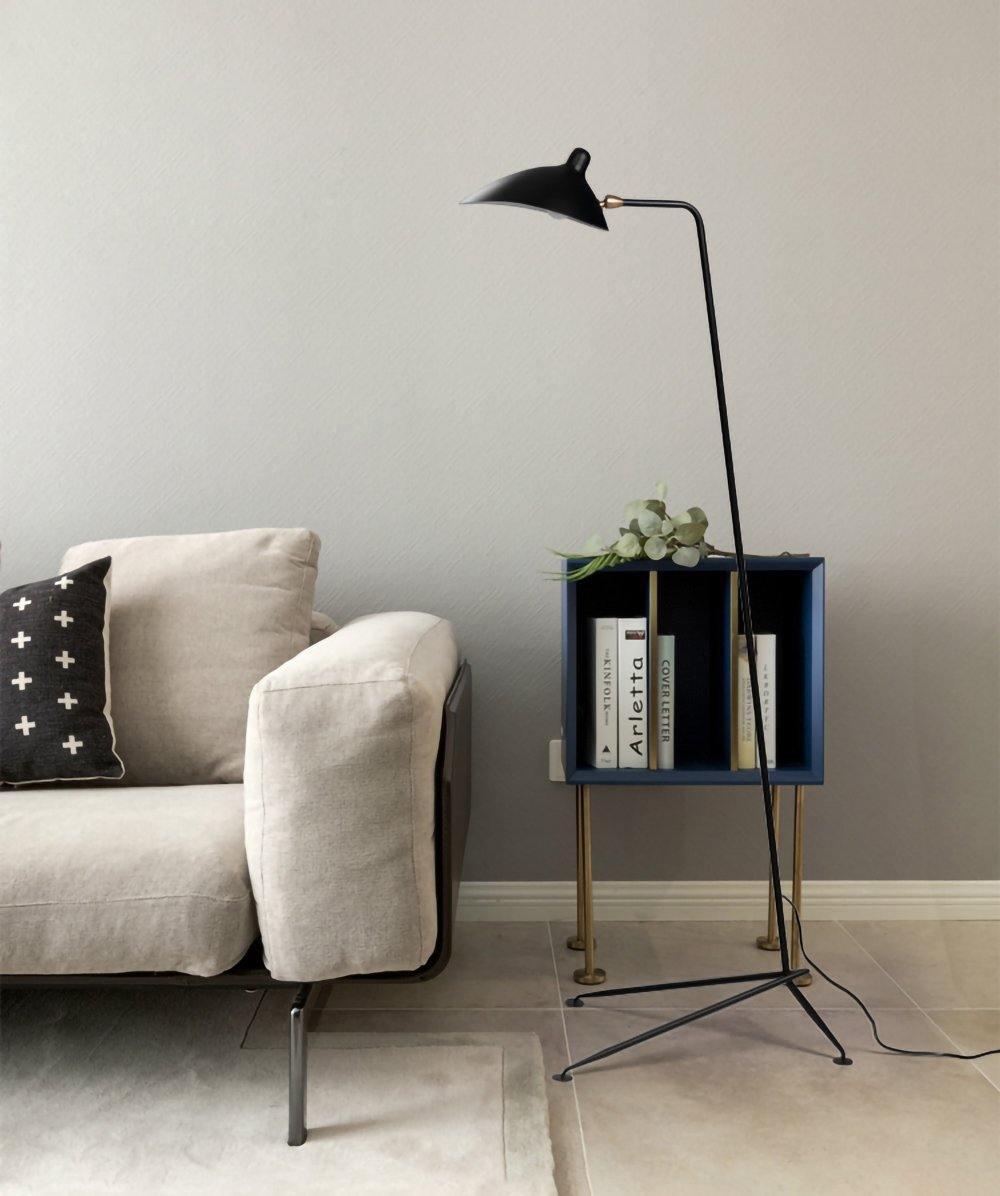 Tříramenná stojací lampa