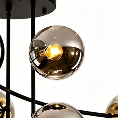 Stropní lampa se 6 světelnými zdroji a stínidly