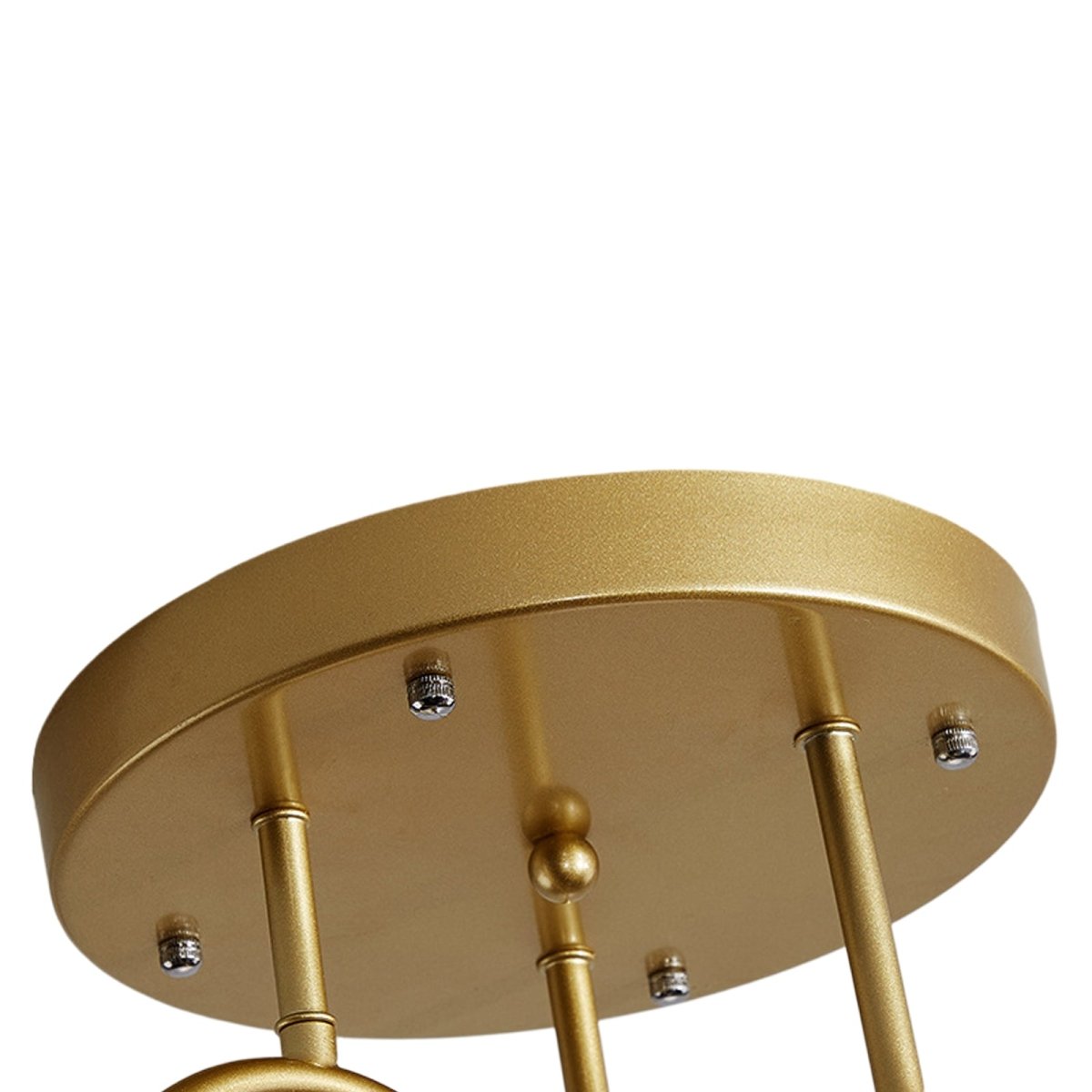 Stropní lampa se 6 světelnými zdroji a stínidly