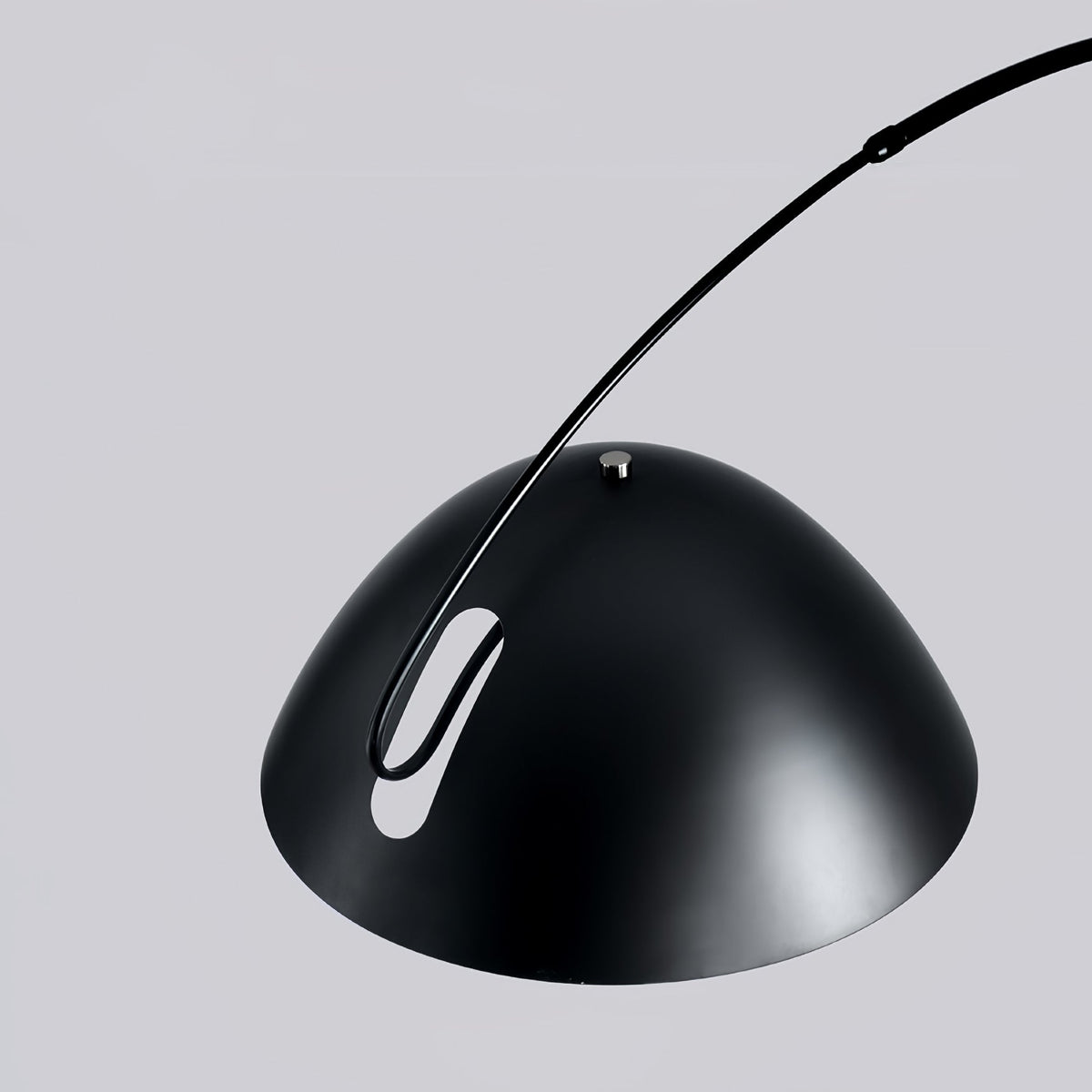 Nastavitelná oblouková stojací lampa