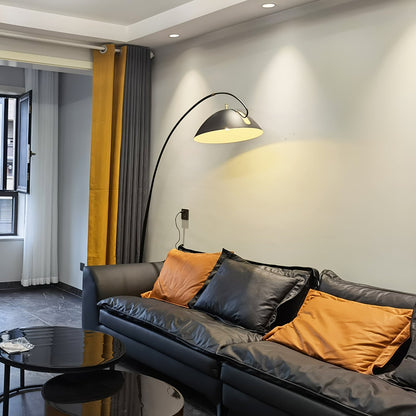 Nastavitelná oblouková stojací lampa