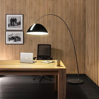 Nastavitelná oblouková stojací lampa