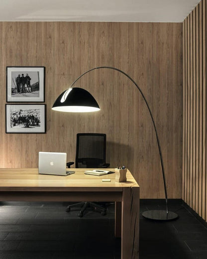 Nastavitelná oblouková stojací lampa
