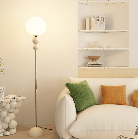 LED stojací lampa s nožním spínačem