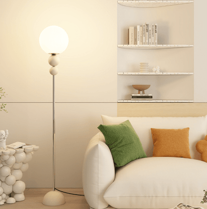 LED stojací lampa s nožním spínačem