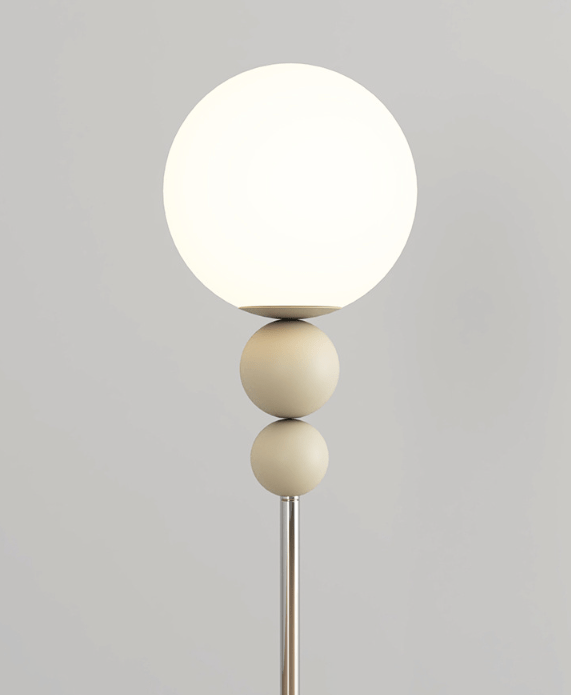 LED stojací lampa s nožním spínačem