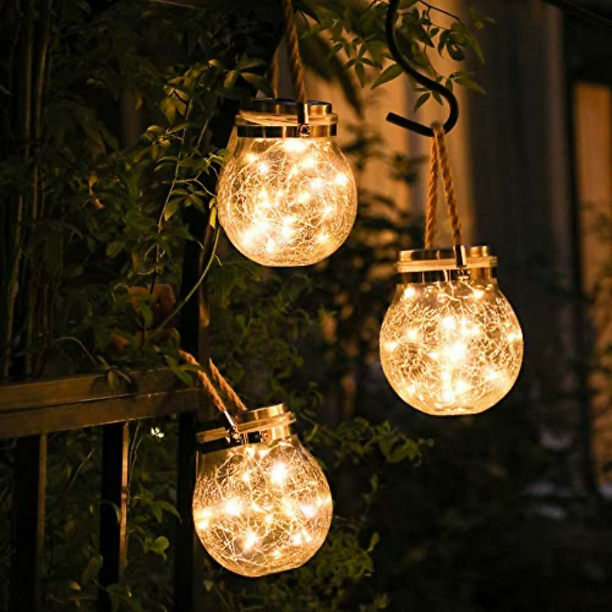 Solar garden lamp with a glass shade